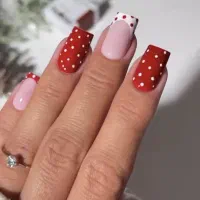 تخفیف خدمات ناخن فقط تا آخر اسفند