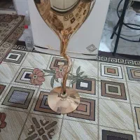 گلدان دکوری به رنگ طلایی
