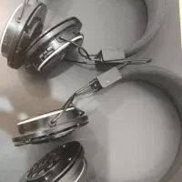 هدفون بی سیم Q8