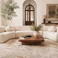 تعدادی نجار و رنگ‌کارماهر(فقط اتباع)نیازمندیم