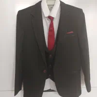 کت، شلوار،جلیقه و پیراهن، کمربند و کروات