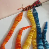 سه تسبیح کهربا. به شکل مار