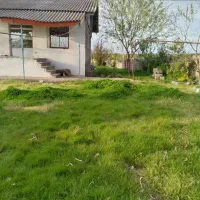 زمین-780-متری-مسکونی-بنای-قدیمی-دور-دیوار