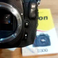 دوربین عکاسی نیکون D300S به همراه لنز و کیف بنرو