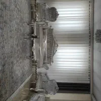 مبل سلطنتی کلاسیک ۹نفره همراه با جلو مبلی و عسلی