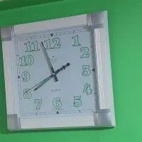 ساعت دیواری ، کمد کتابخانه