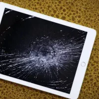 تبلت دست دوم و شکسته