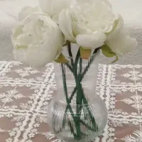 گل مصنوعی با گلدان