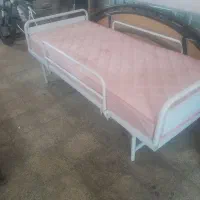 تخت بیمارستانی