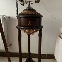 تلفن چوبی ایستاده