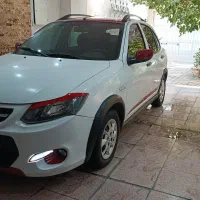 کوییک R بی رنگ