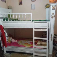تخت دو طبقه چوبی