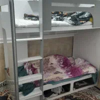 تخت دو طبقه سفید طوسی