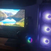 کامپیوتر گیمینگ همراه با مانیتور و کیبور هدست