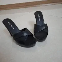 صندل با رویه‌ی چرم