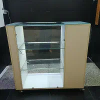 ویترین شیشه ای
