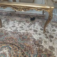 میز بزرگ جلو مبلی