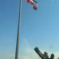 پایه پرچم و پروژکتور