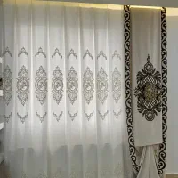 پرده مروارید دار با دکور