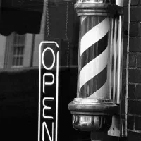 آرایشگر حرفه‌ای مردانه