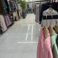 مدیر فروشگاه پوشاک زنانه آقا