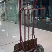 دوچرخ بار دستی ایستاده