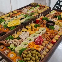 قبول سفارش سینی های فینگرفود،چیدمان انواع میز