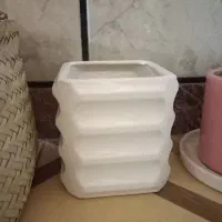 چند عدد گلدان..و وسیله