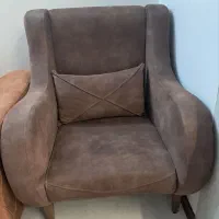 مبل تک نفر