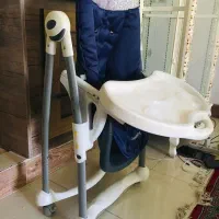 کریر ماشین و میز غذاخوری کودک