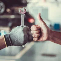مکانیک سیار تعمیرکار سیار خودرو باطری ساز سیار