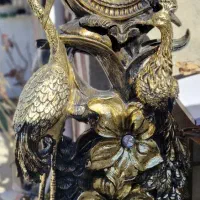 ساعت  با طرح گل رنگ طلایی