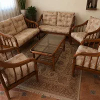 مبل ۷ نفره با یک میزشیشه ای