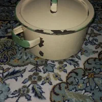 یک عدد قوری و یک عدد قابلمه لعابی