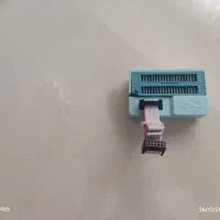 تعدادی وسایل الکترونیکی  و لوله کشی