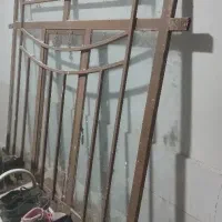 دوعددپنجره عرض1*65ارتفاع1*90ودرعرض1*40ارتفاع2*40
