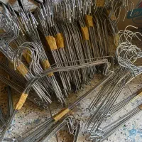 حدود ۳۰۰ عدد چوب لباسی