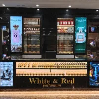 فروشنده عطر و ادکلن