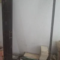 در همراه با حفاظ در و در اتاق