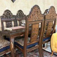 یکدست میز وصندلی ناهارخوری.