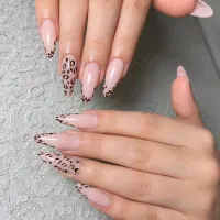 کاشت ناخن با تخیف ۴۰ درصدی ۳۵۰ و کاشت مژه ۲۵۰