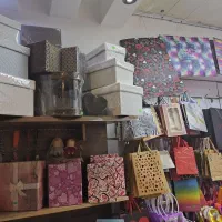 باکس و کاغذ کادو