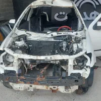 یک کارگر ماهر جهت صافکاری سنتی
