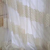 پرده تمیز سالم در حد نو ۴متر