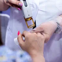 استخدام اپراتور لیزر موهای زائد دستگاه الکس نابلکس