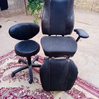 دو عدد صندلی آریشگاه  به فروش میرسد