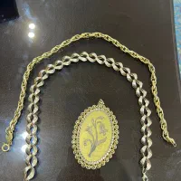 مدال بزرگ و گردنبند