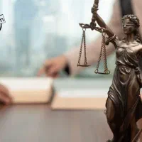 وکیل پایه یک دادگستری