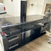 میز تلویزیون شیشه ای مشکی کاملا سالم