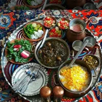 کباب مرغ و غذای خانگی با برنج ایرانی درجه یک